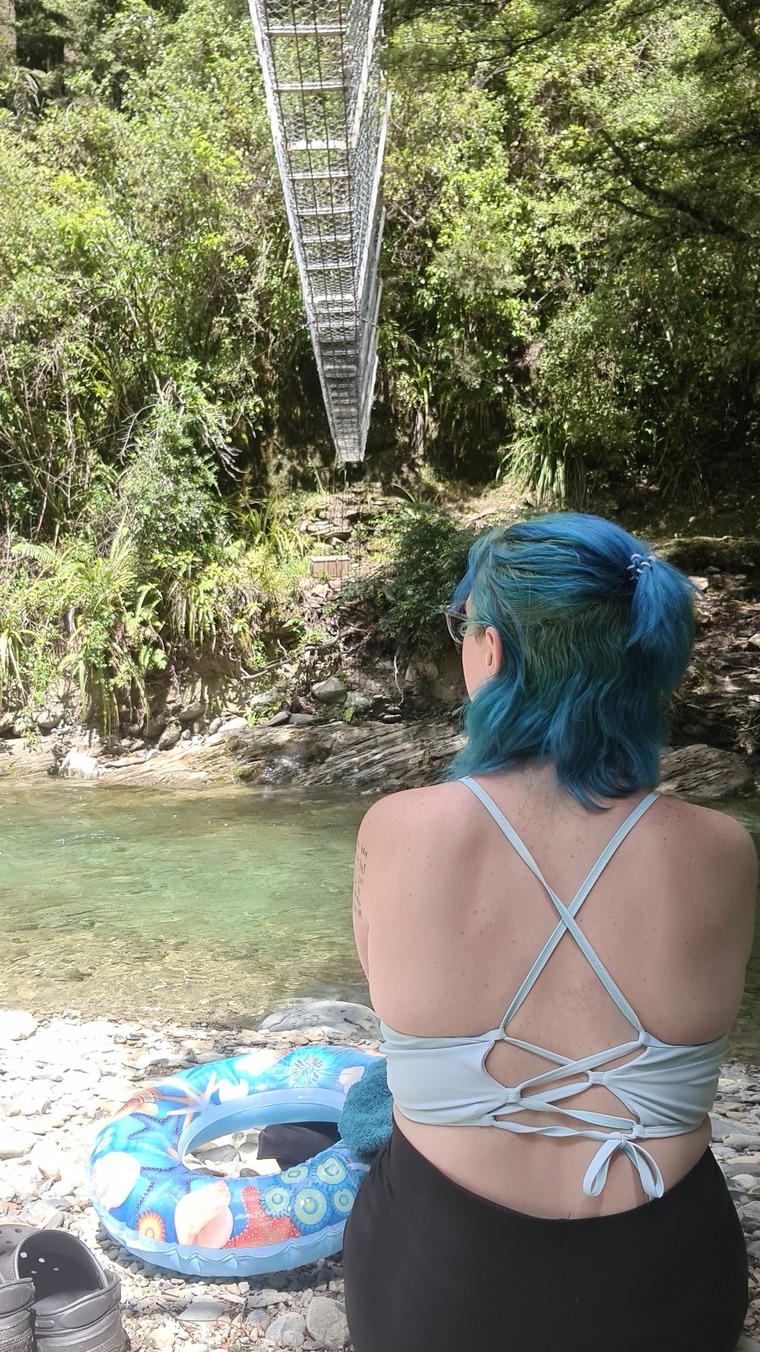 Dee banner image