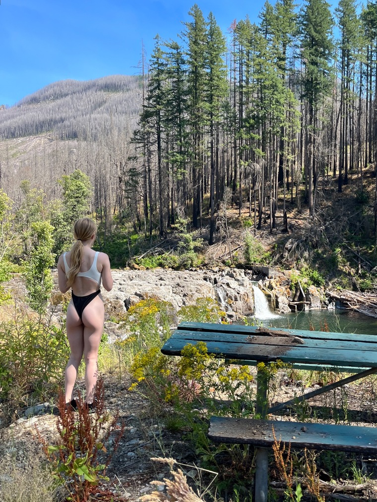 blondebby🥰 cover image
