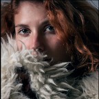 Mía avatar