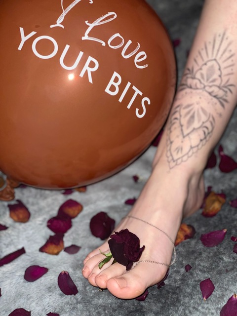 Lesbianfeetfetish cover image