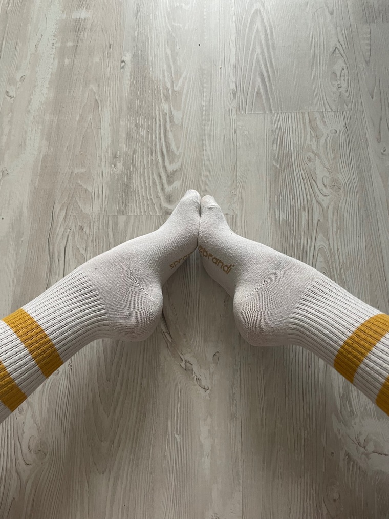Petite feet cover image
