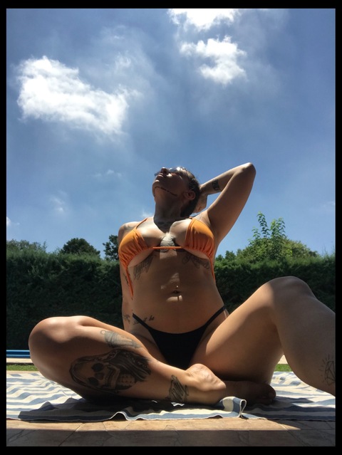 TukisLove cover image