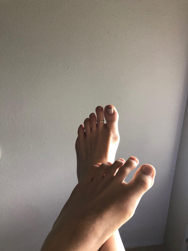 Couple Feet🦶 banner image