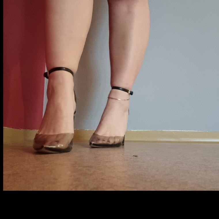 cutelilfeet cover image