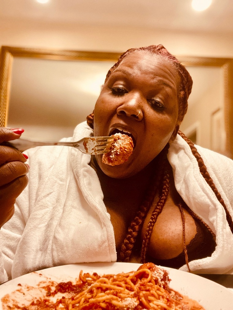 Fatmomma_cheeseburger cover image