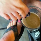 Mommy‘S discrete feet avatar