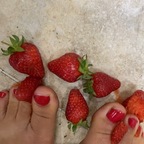 Foodforfeet19🍯🍩🍓 avatar