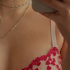 lovelylaura avatar
