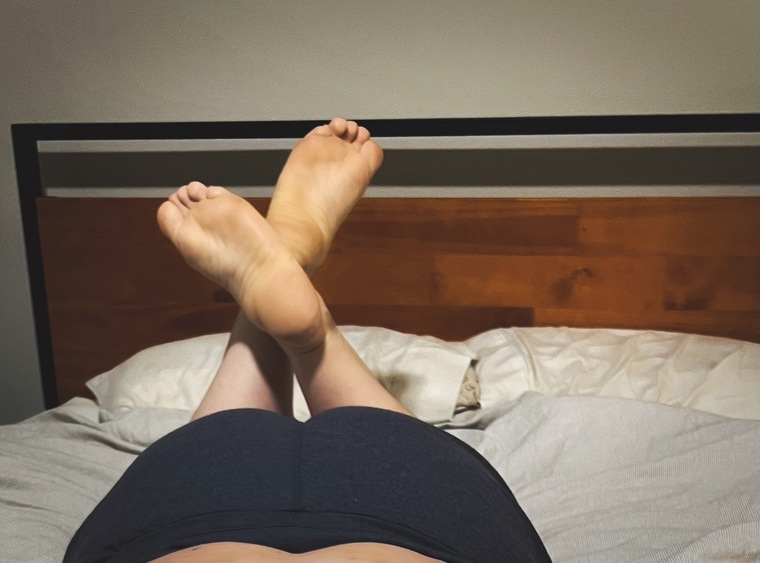 titsandtoesxx cover image
