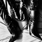 Bondage Leather Boots & Gloves avatar