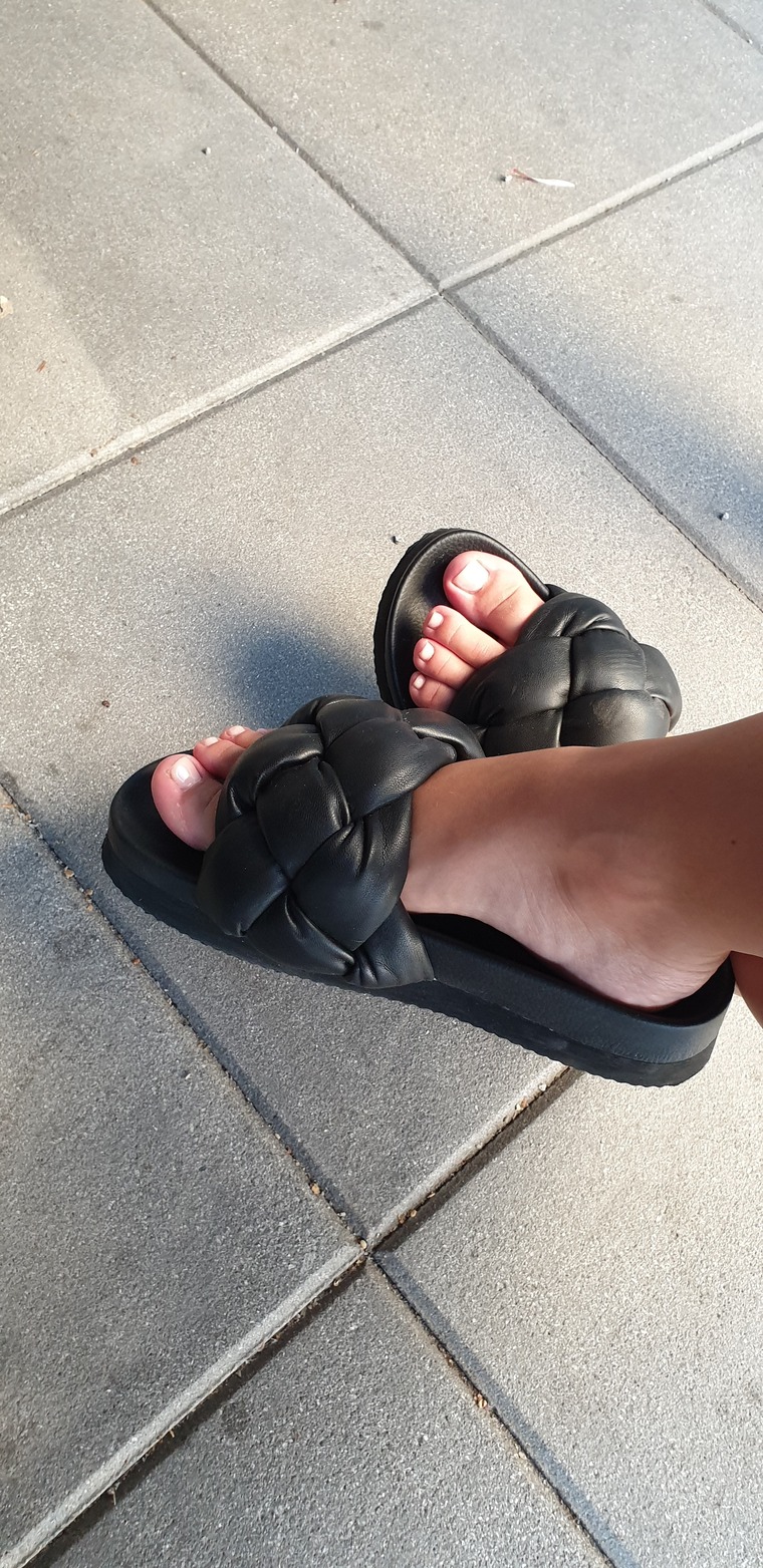 Sweetfeet cover image