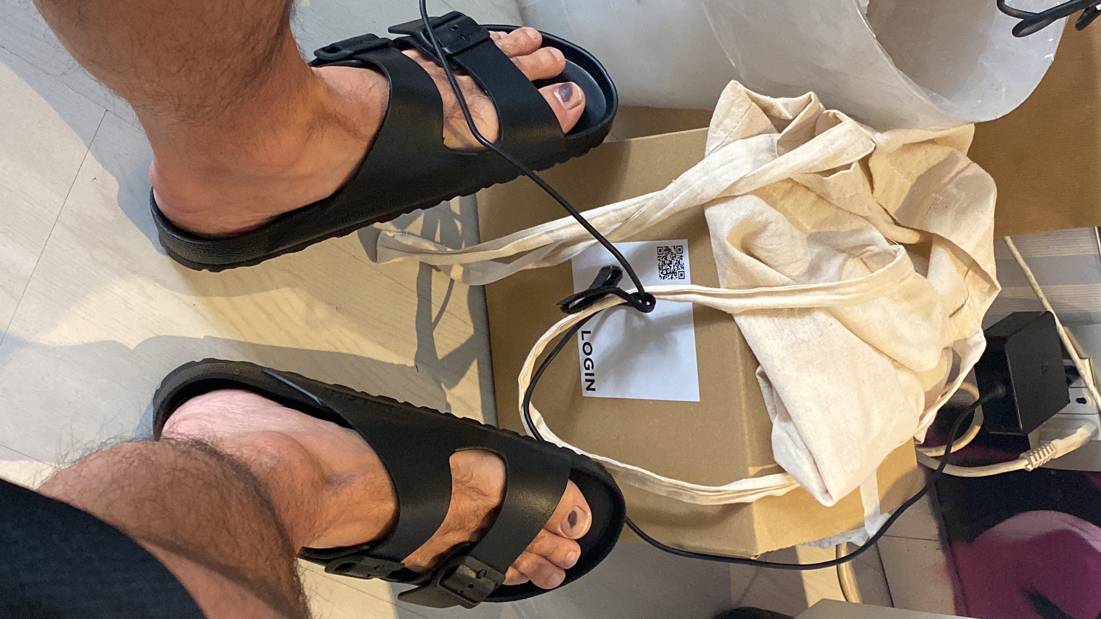 Feet Toni banner image