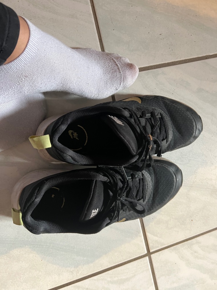 sweetfeet98 cover image