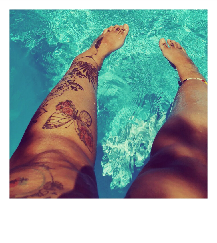 Plus_size_foot_model cover image