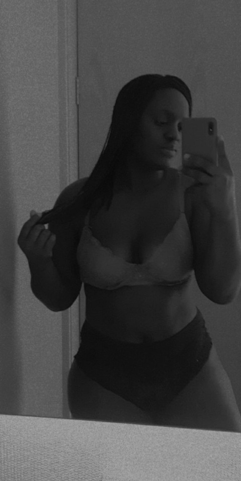 La negra🔥🤤 cover image