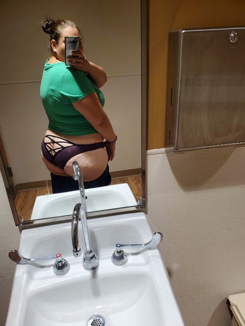 CutiewBooty cover image