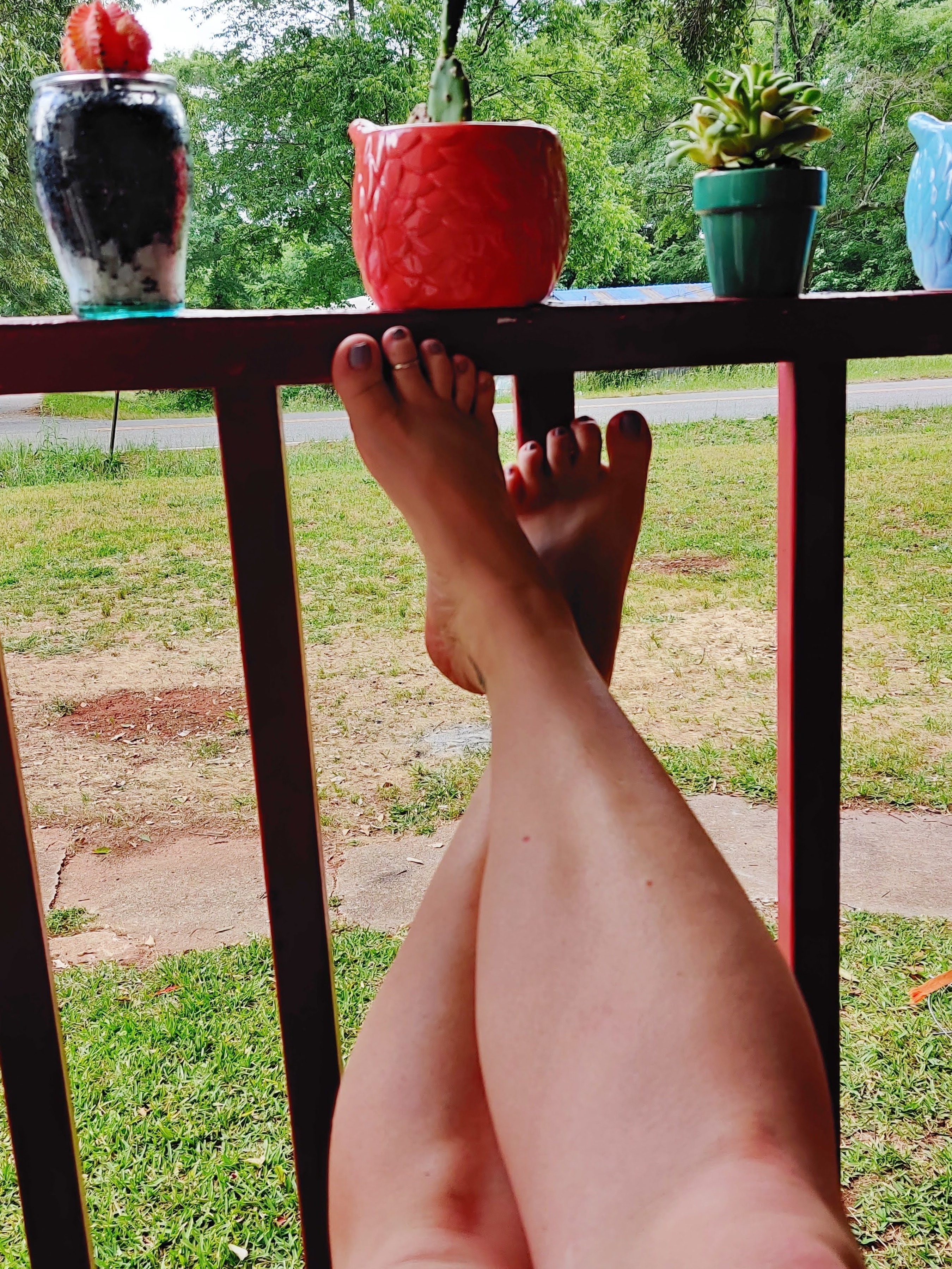 BigGreenEyesOnBarefeet! banner image