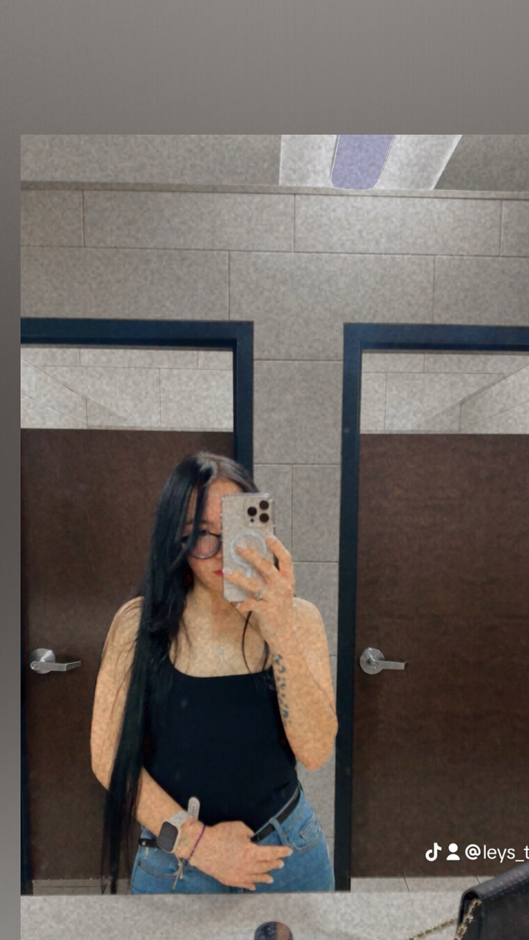 @Daniii🍎 cover image
