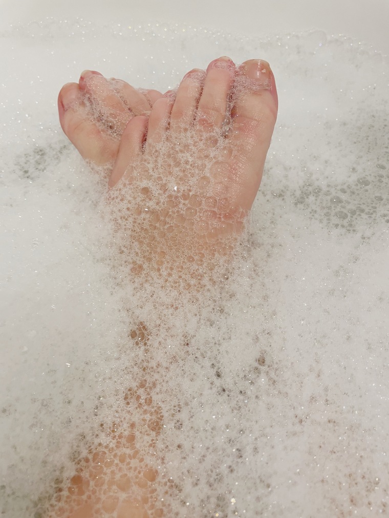 FeetpicsbyBlondie cover image