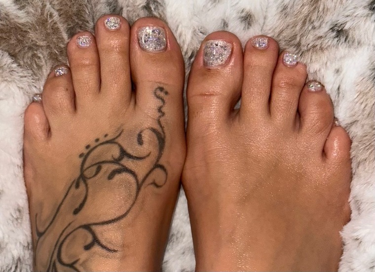 Sweetfeet88 cover image