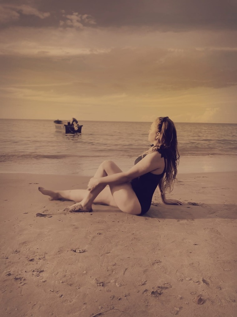 Clara López banner image