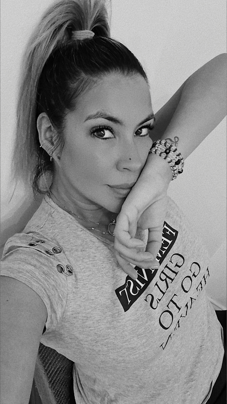 Analia Suarez cover image