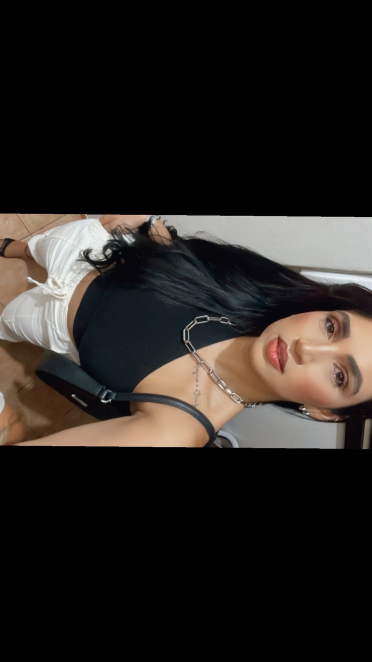 Vanessa Moura cover image