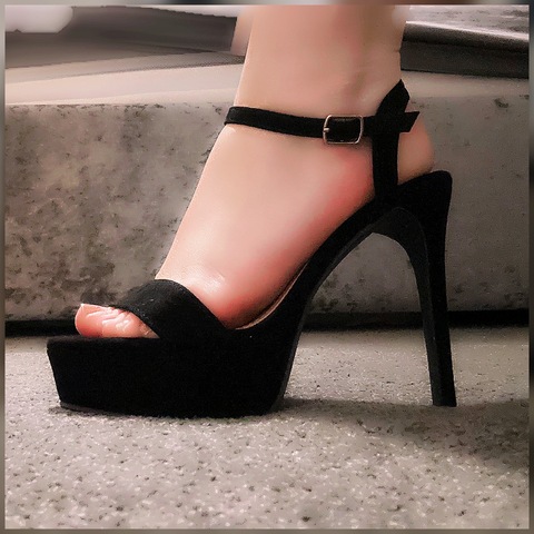 Petite feet cover image
