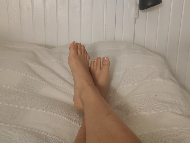 HappyFeet banner image