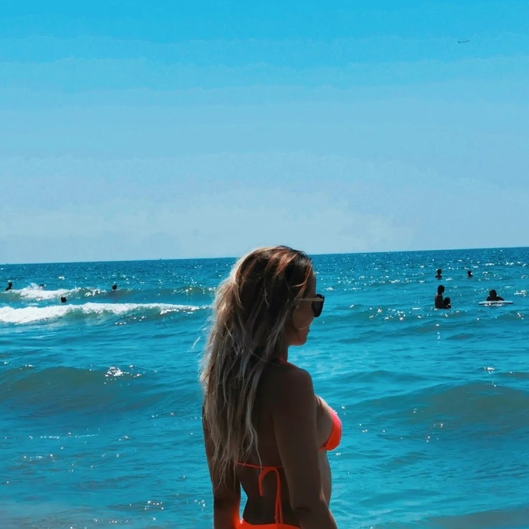 Andreia Dantas cover image