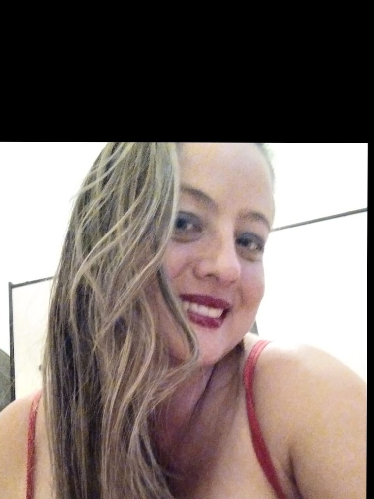 DANIELA FERNANDES cover image