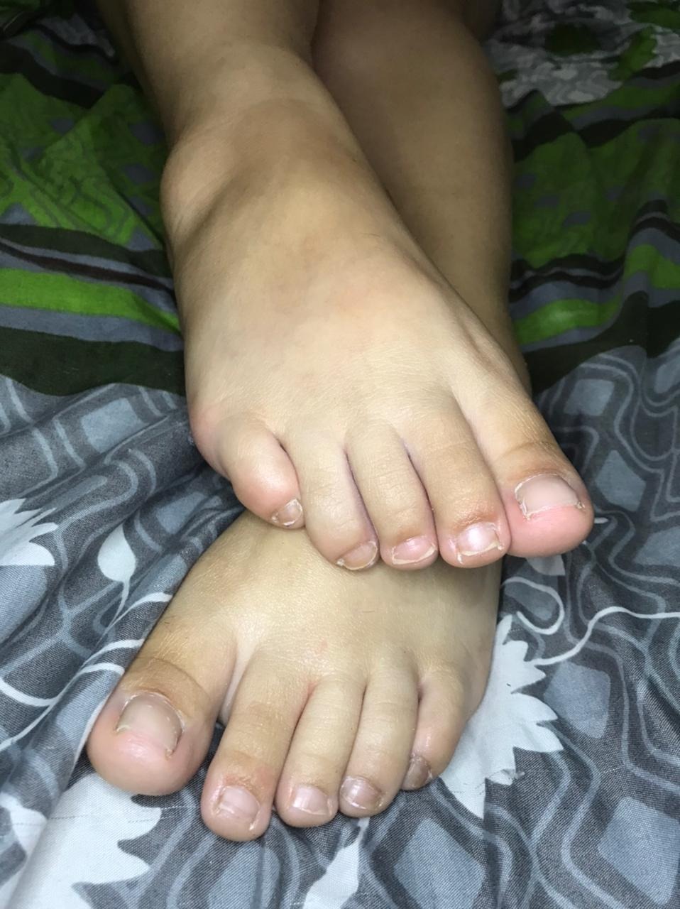 feet love banner image