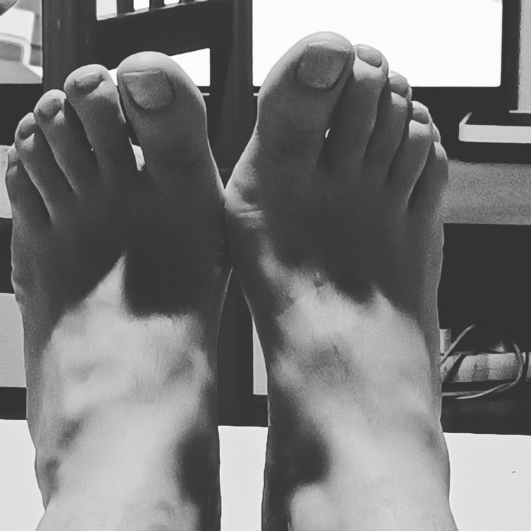 Feet &amp; feet cover image