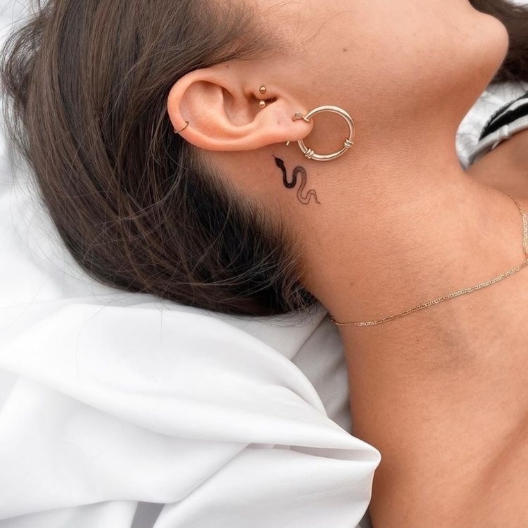 Lola cover image