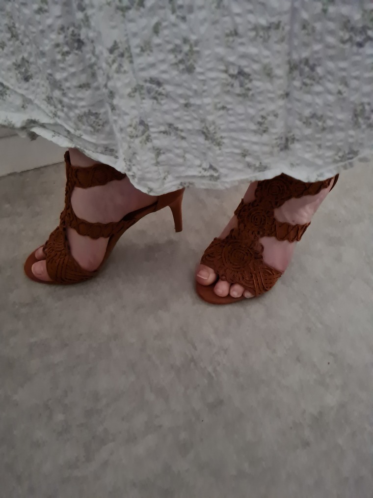 Prettyshine feet cover image