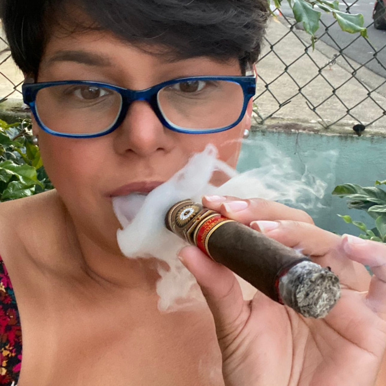 Sexy Cigar Lady banner image