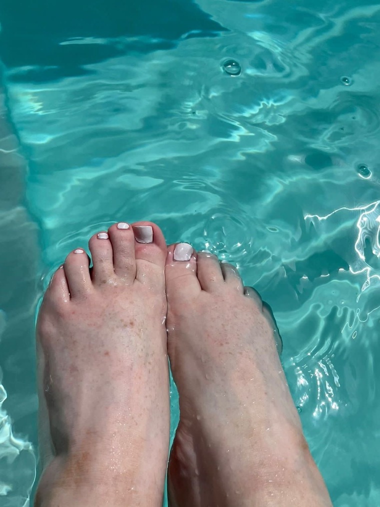 Cute Ginger Irish Toes cover image