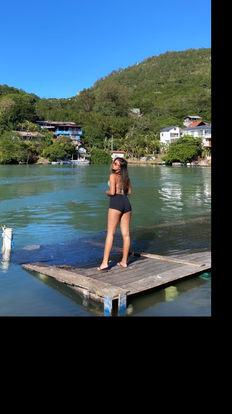 Amanda Alves banner image