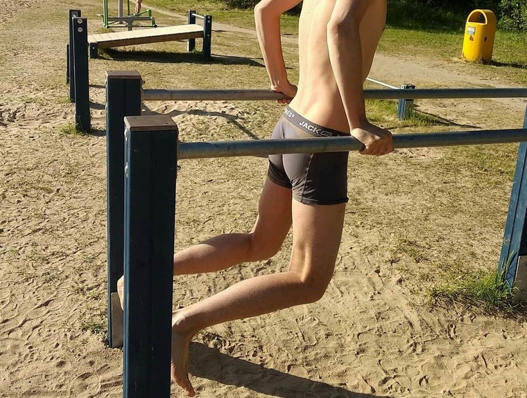 EstonianBoy111 banner image