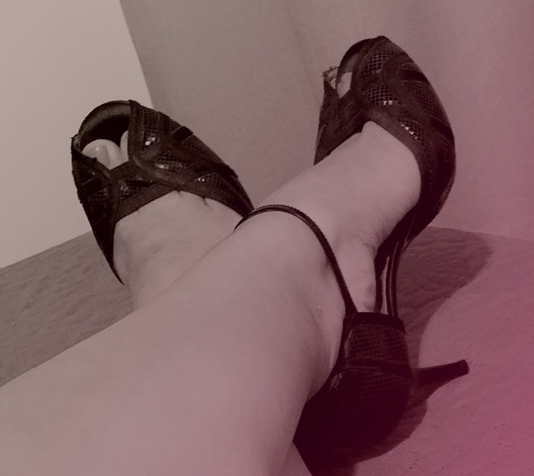 BEUTIFUL FEET cover image