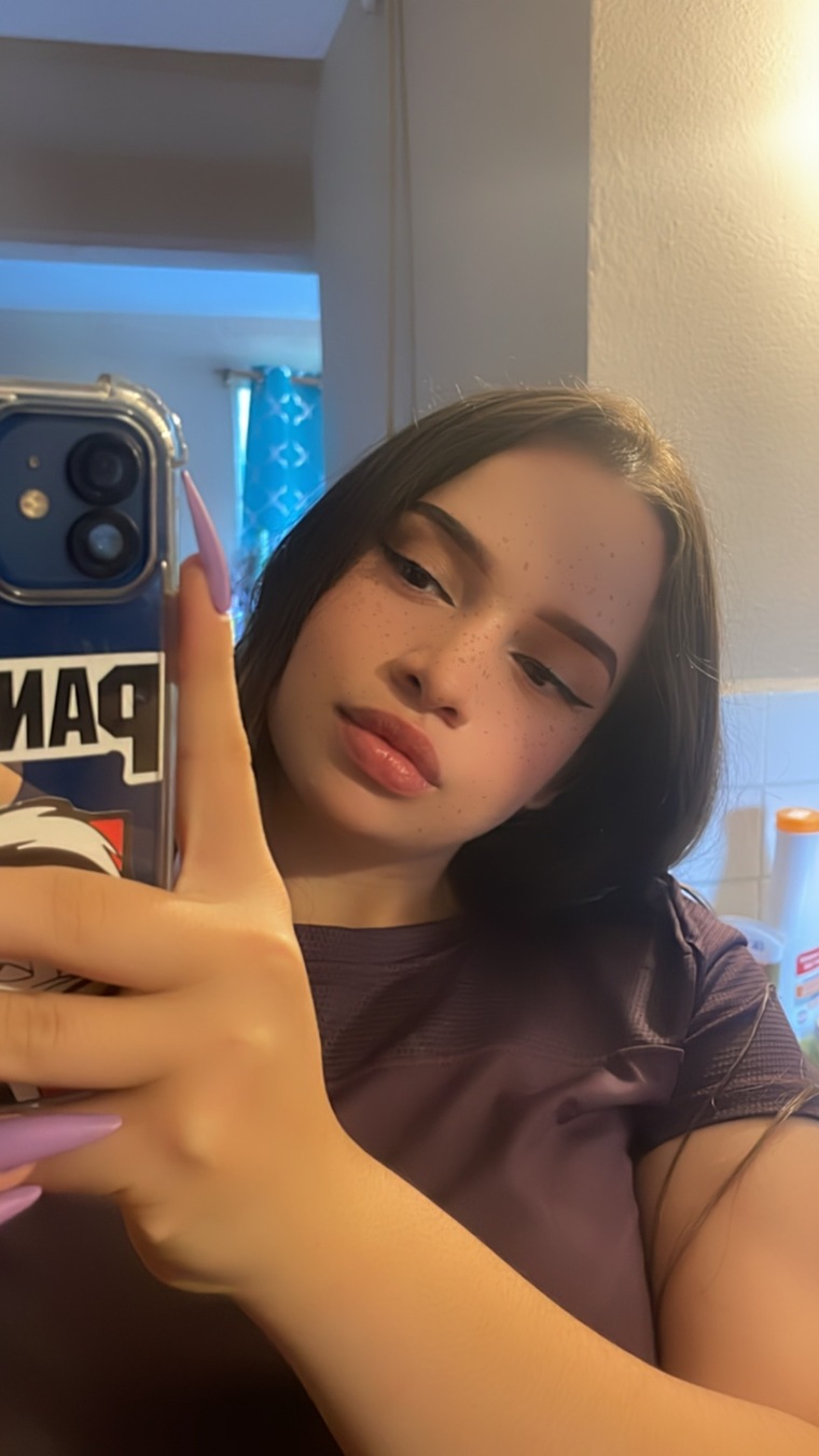 Nahomy cover image