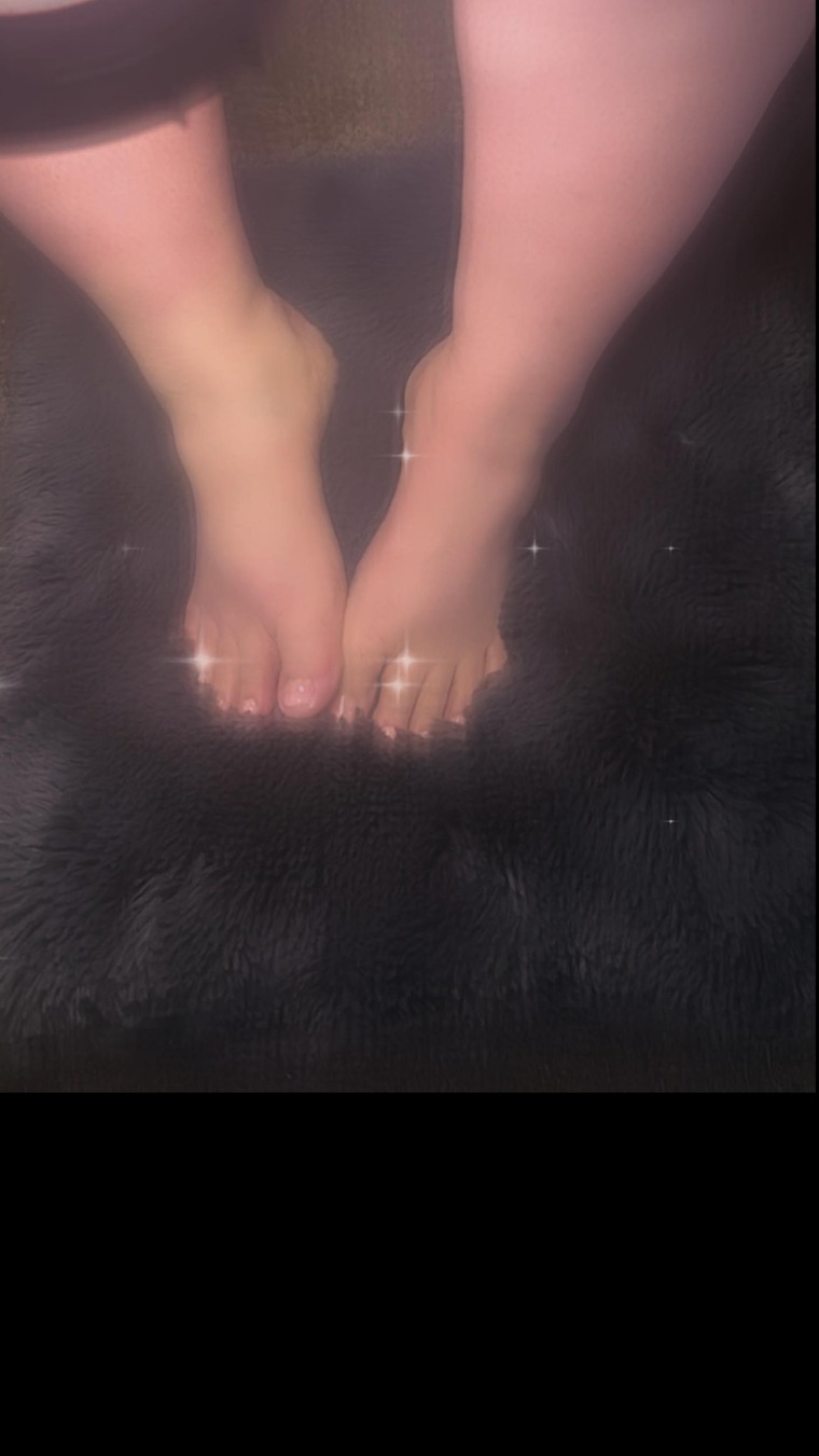 FeetMeBabyy cover image