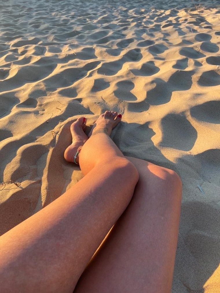 outstanding👣 cover image
