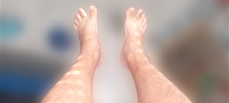 Worker foot banner image