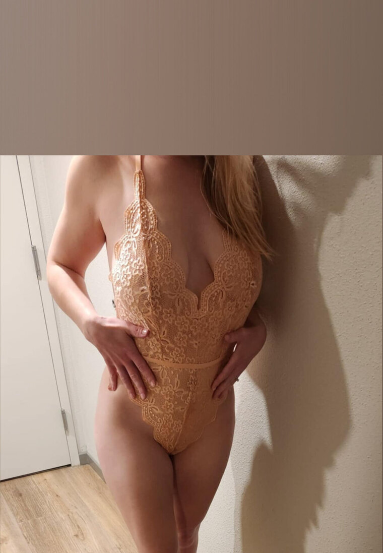 The Cheeky Wife banner image