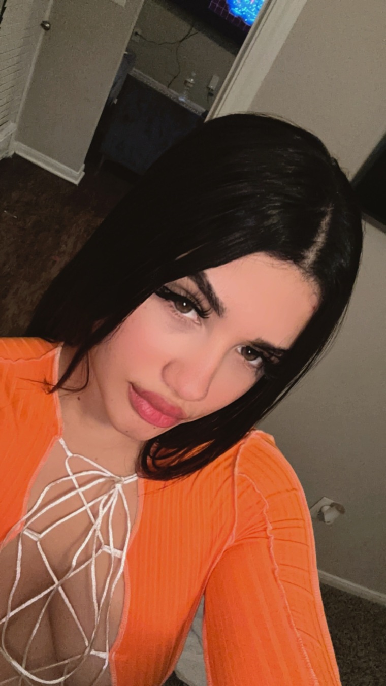 Nathalia Román banner image
