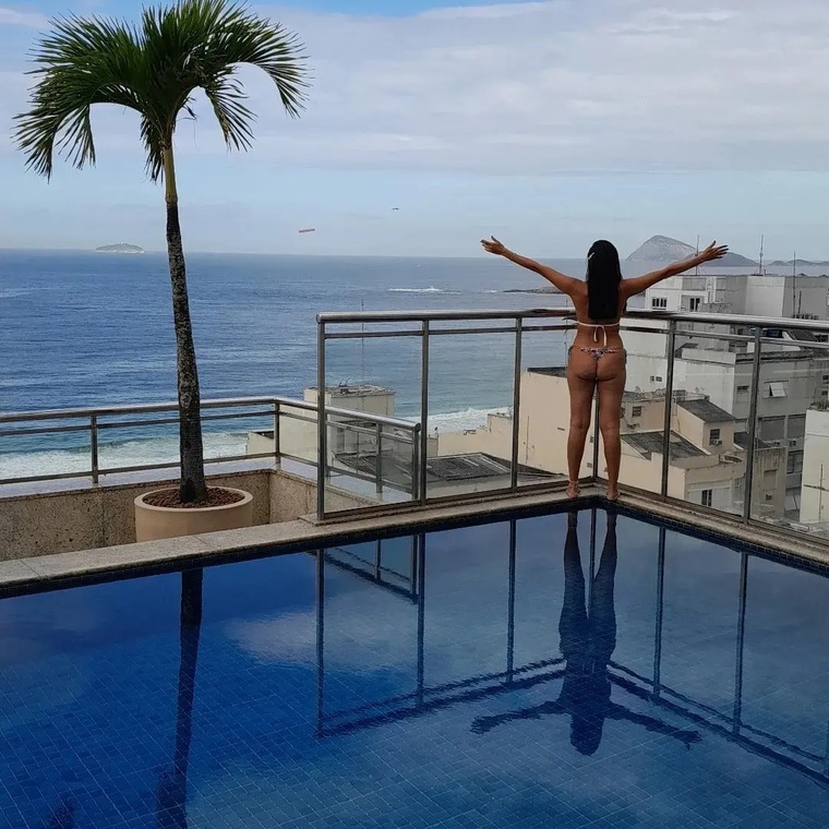 Yasmin Shelby banner image