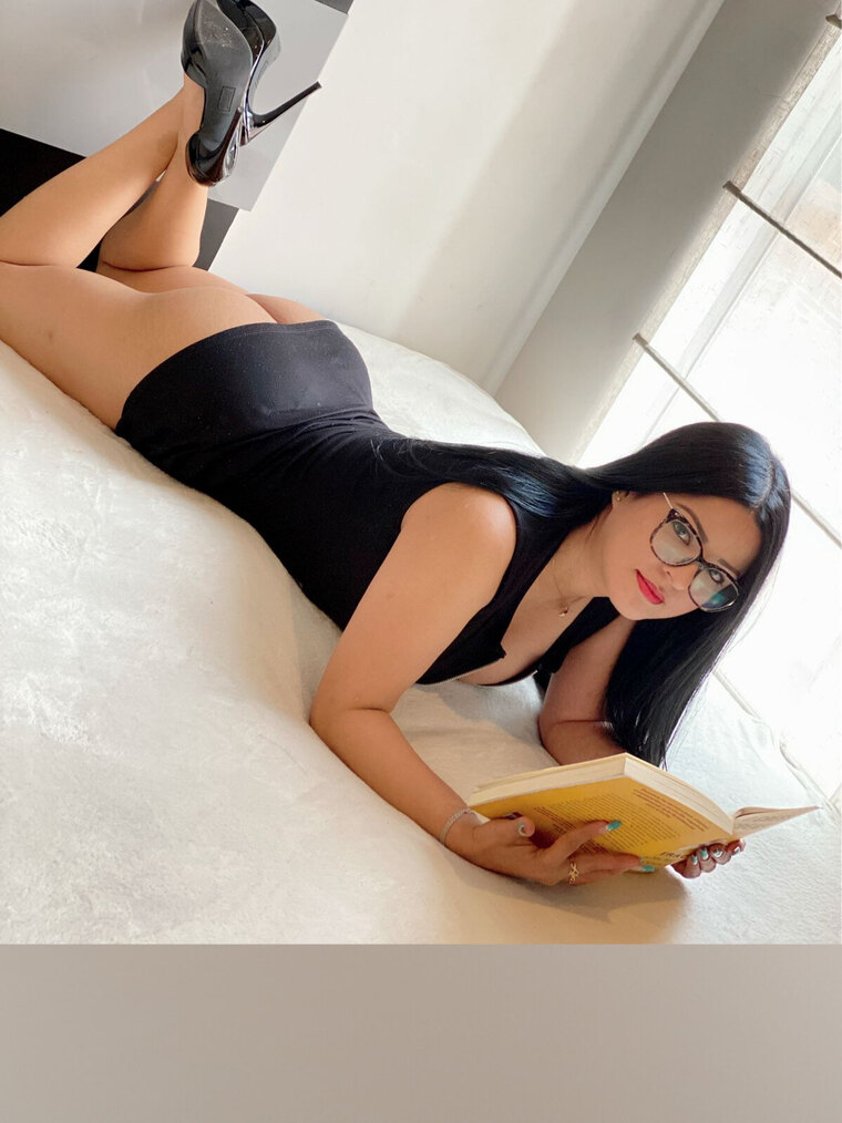 Yennifer Acco cover image
