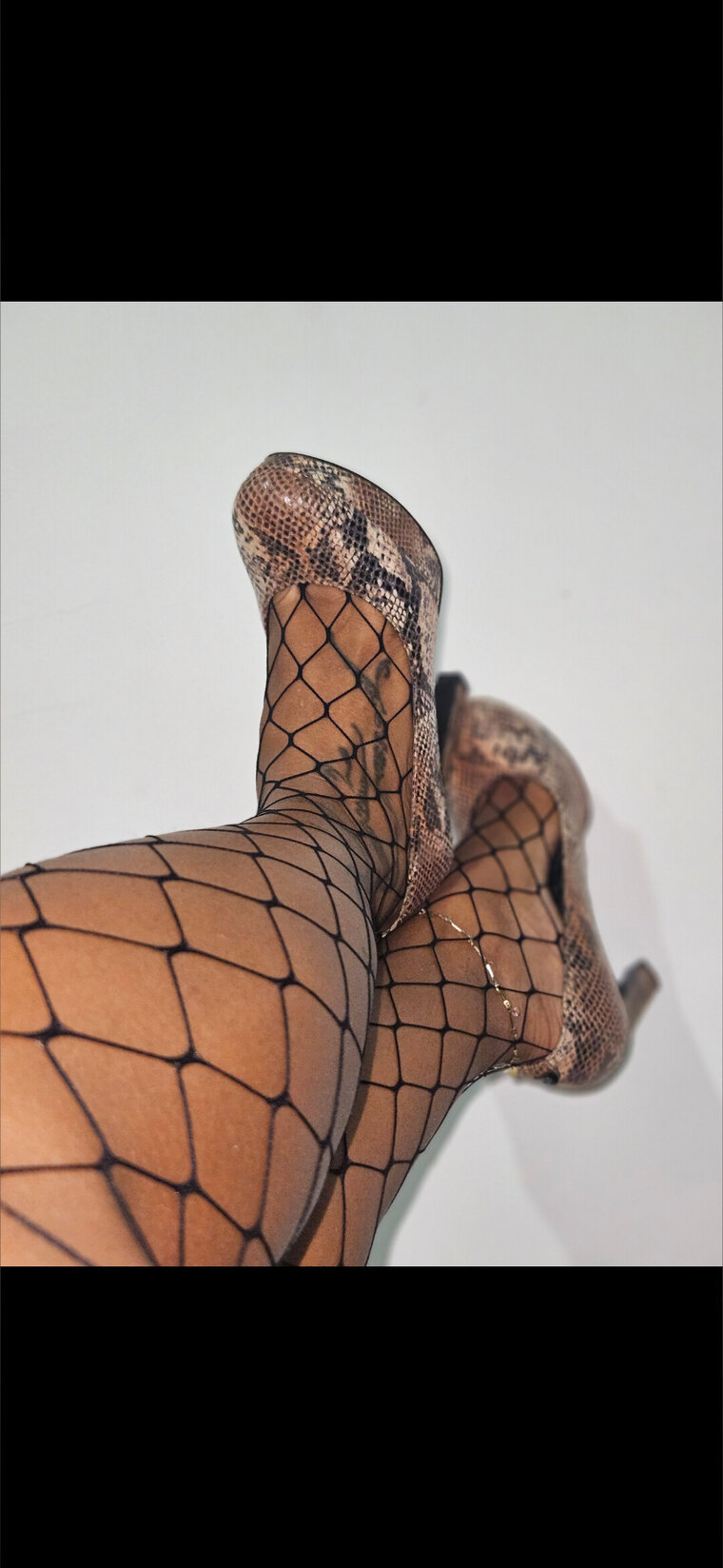 Sensual May 👣👅 cover image
