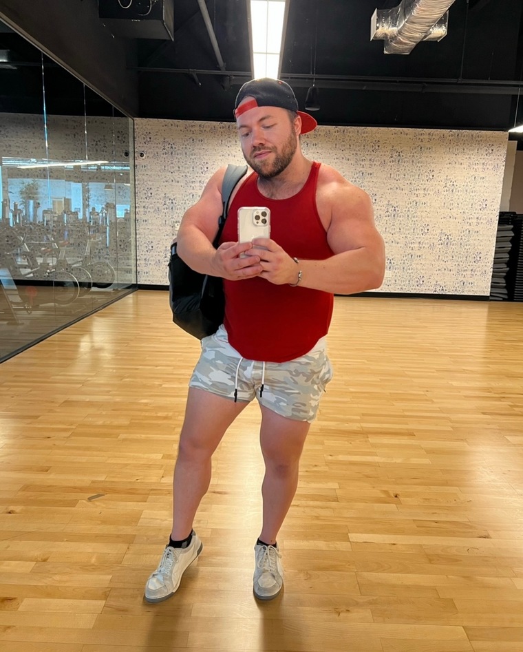 Bigbicepsbro cover image
